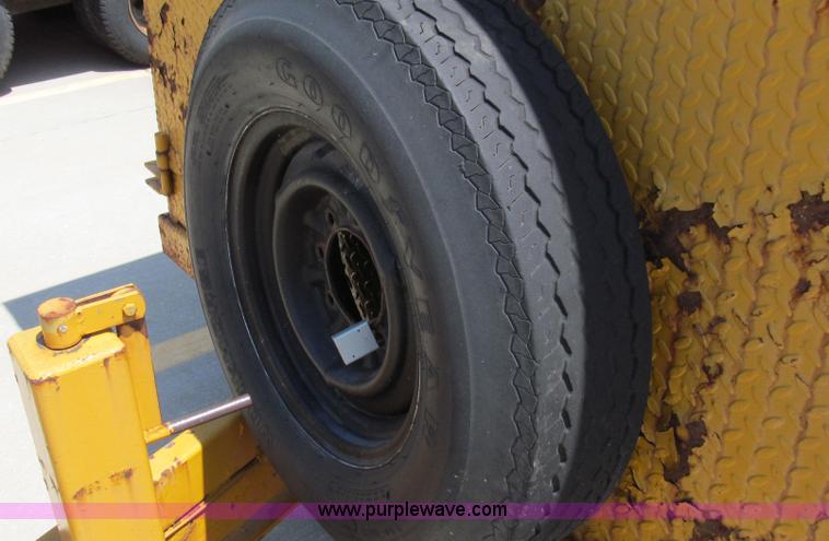 image for item E3949 1994 UEC ENVI trailer