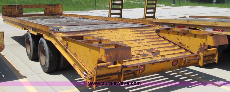 image for item E3950 1990 True-line trailer