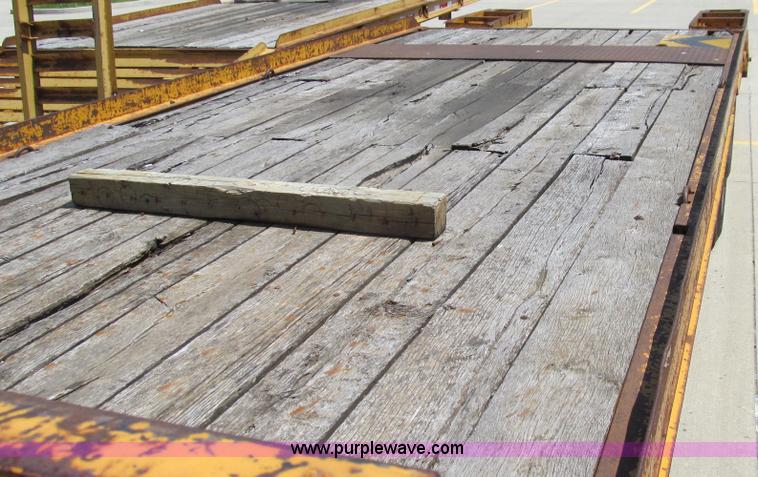 image for item E3950 1990 True-line trailer