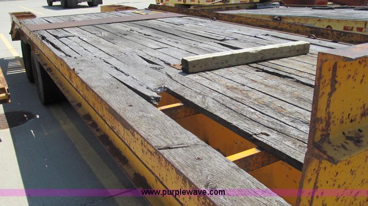 image for item E3950 1990 True-line trailer