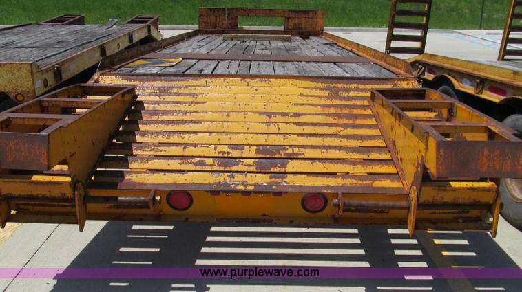 image for item E3950 1990 True-line trailer