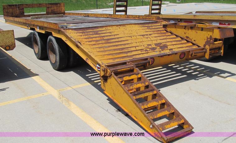 image for item E3950 1990 True-line trailer