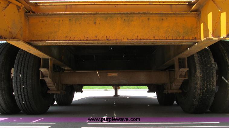 image for item E3950 1990 True-line trailer