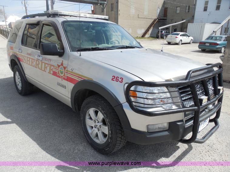 image for item F8767 2007 Ford Explorer XLT SUV