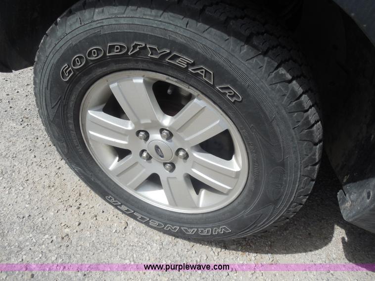 image for item F8767 2007 Ford Explorer XLT SUV