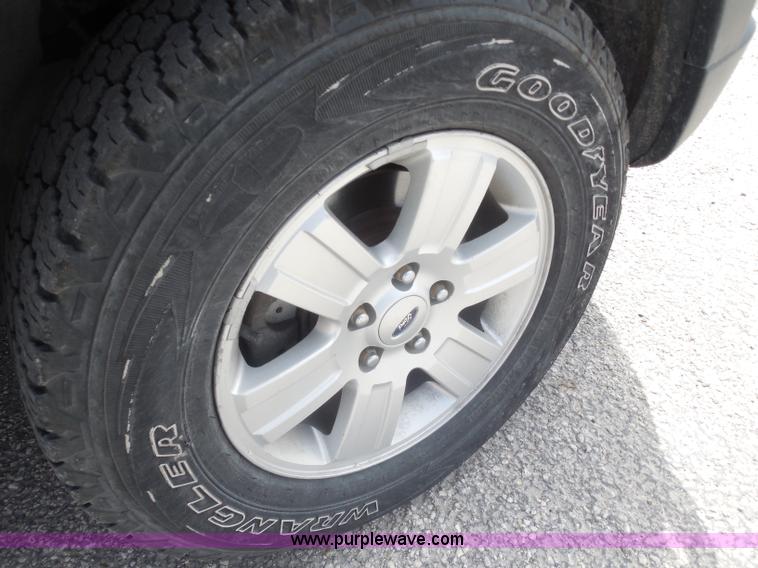 image for item F8767 2007 Ford Explorer XLT SUV