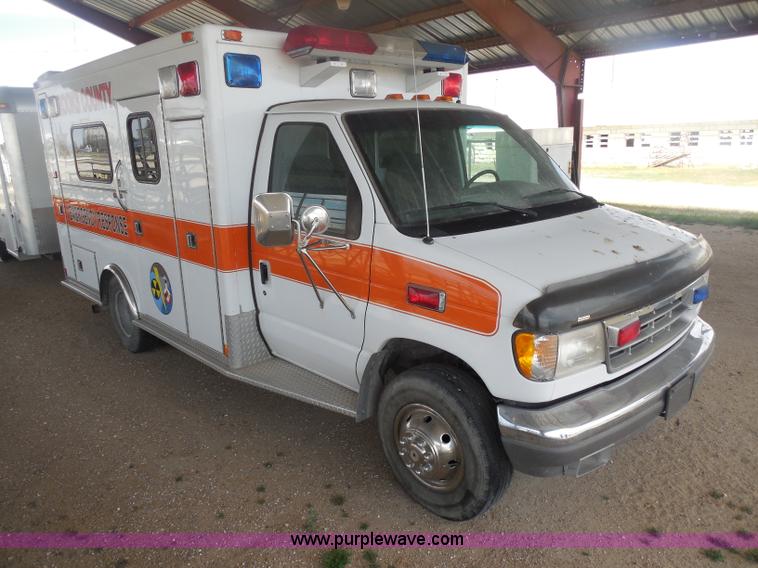 image for item F8768 1995 Ford Econoline E350 ambulance
