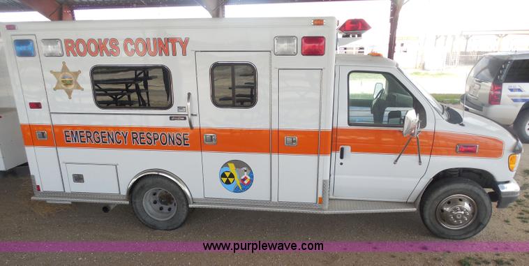 image for item F8768 1995 Ford Econoline E350 ambulance