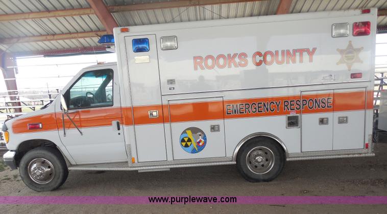 image for item F8768 1995 Ford Econoline E350 ambulance