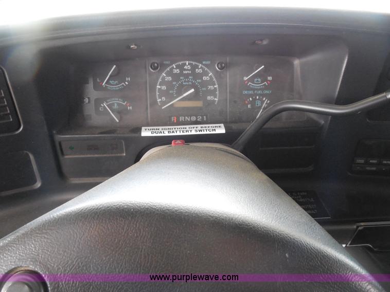 image for item F8768 1995 Ford Econoline E350 ambulance