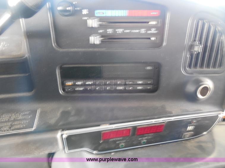 image for item F8768 1995 Ford Econoline E350 ambulance