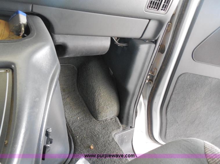 image for item F8768 1995 Ford Econoline E350 ambulance