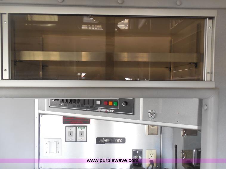 image for item F8768 1995 Ford Econoline E350 ambulance