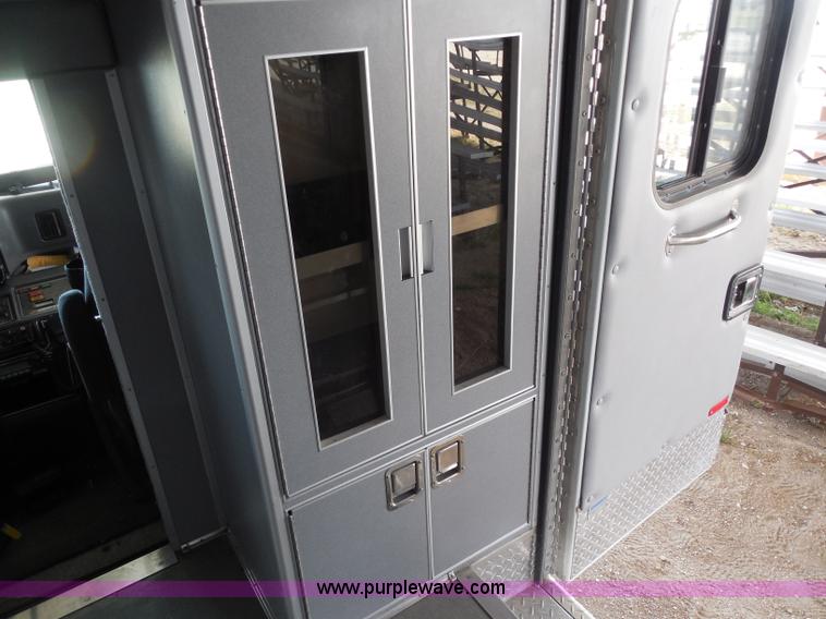 image for item F8768 1995 Ford Econoline E350 ambulance