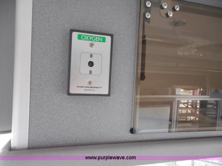 image for item F8768 1995 Ford Econoline E350 ambulance