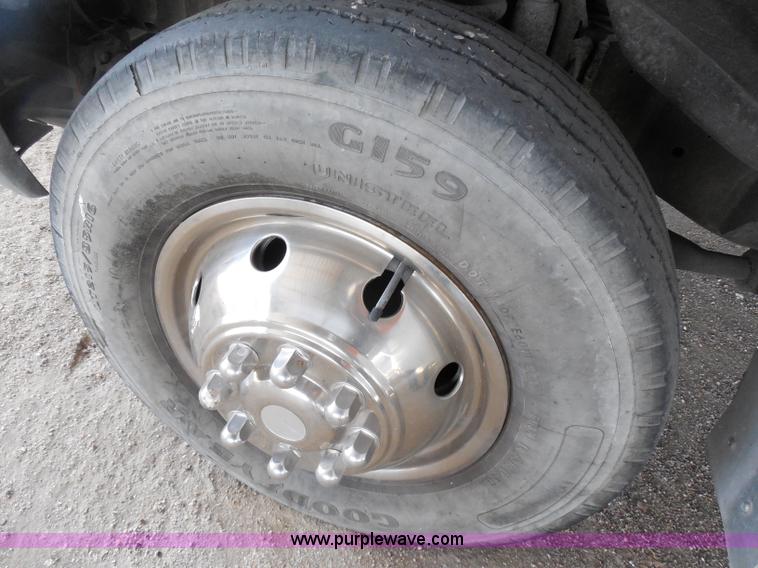 image for item F8768 1995 Ford Econoline E350 ambulance