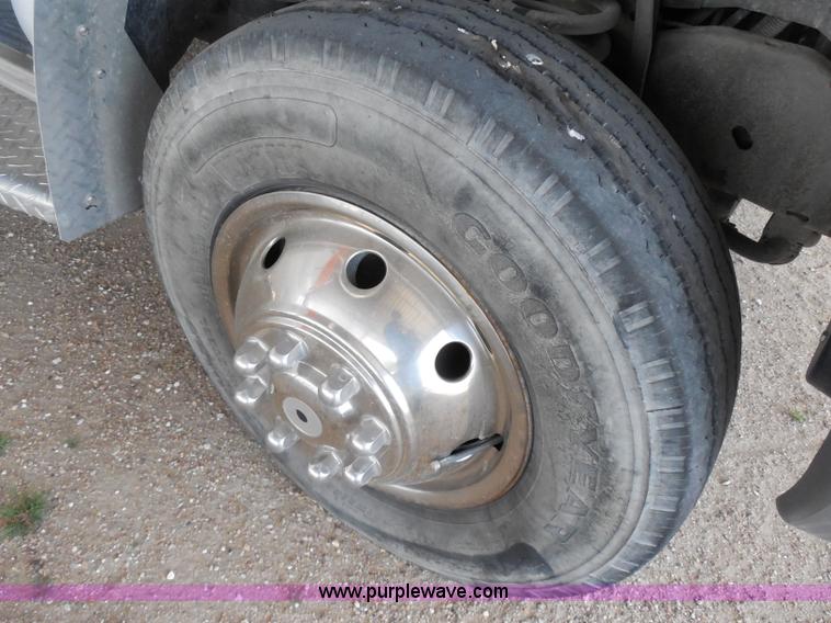 image for item F8768 1995 Ford Econoline E350 ambulance