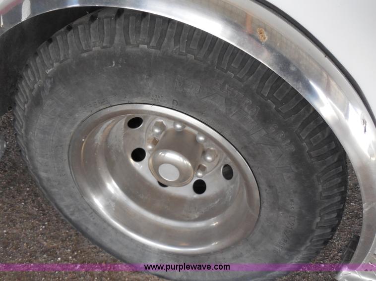 image for item F8768 1995 Ford Econoline E350 ambulance