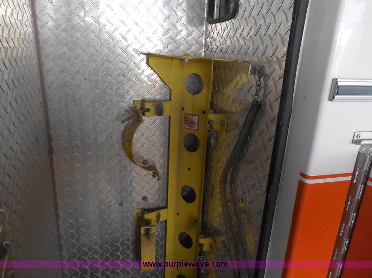 image for item F8768 1995 Ford Econoline E350 ambulance