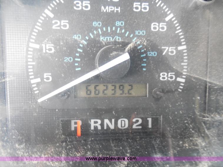 image for item F8768 1995 Ford Econoline E350 ambulance