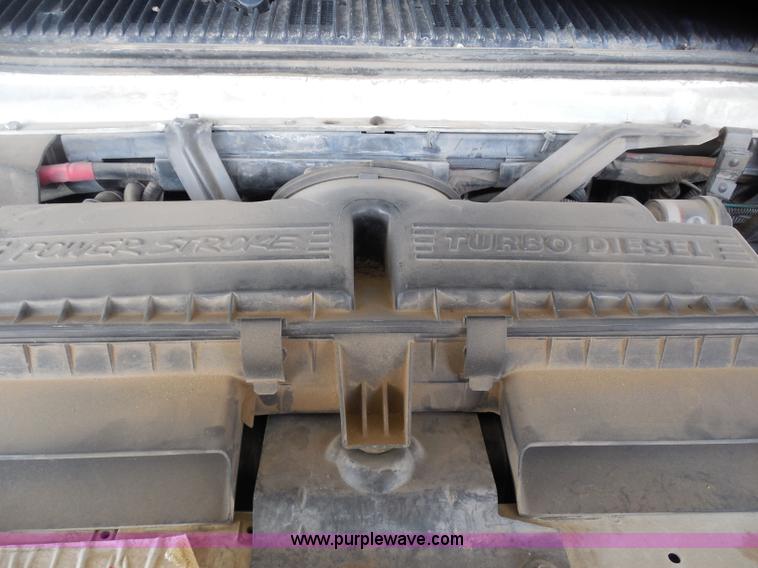 image for item F8768 1995 Ford Econoline E350 ambulance