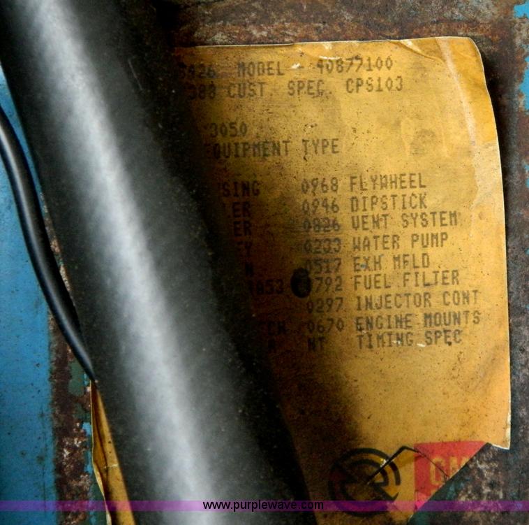 image for item G7834 1982 Ford F700 dump truck