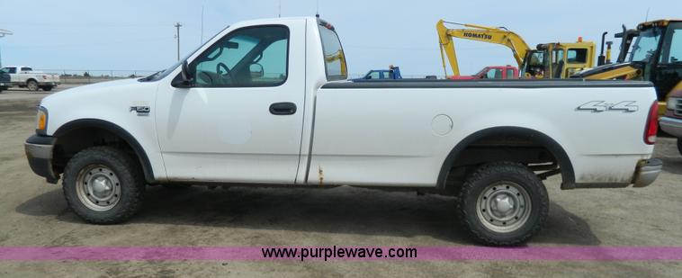 image for item G7835 2000 Ford F150 pickup truck