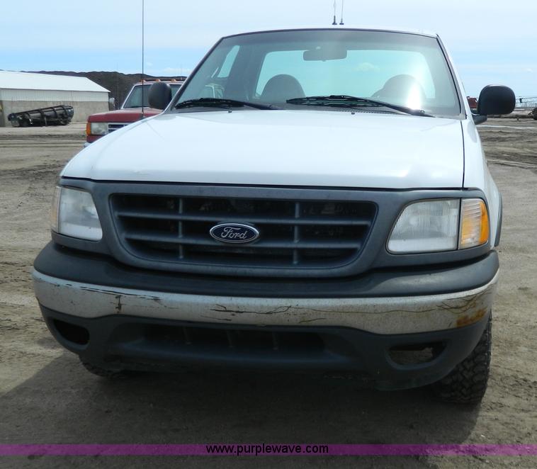 image for item G7835 2000 Ford F150 pickup truck