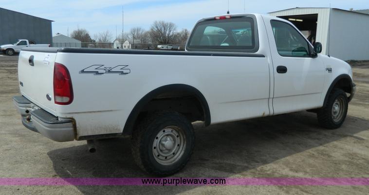 image for item G7835 2000 Ford F150 pickup truck
