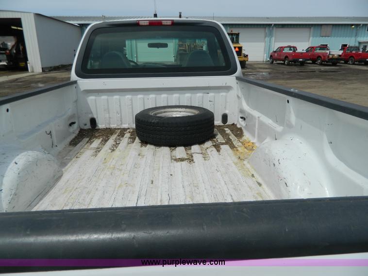 image for item G7835 2000 Ford F150 pickup truck