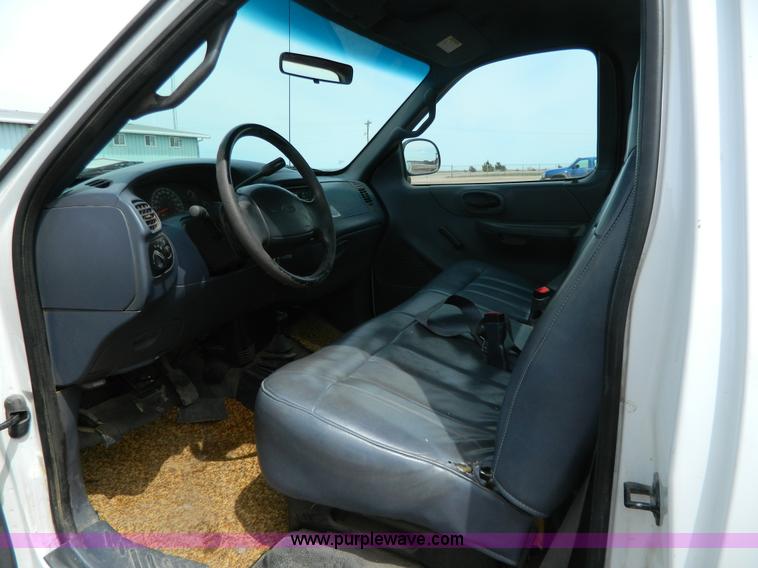 image for item G7835 2000 Ford F150 pickup truck