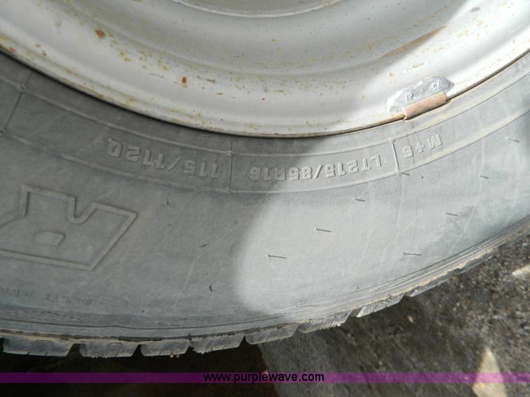 image for item G7836 1989 Ford F350 flatbed pickup truck