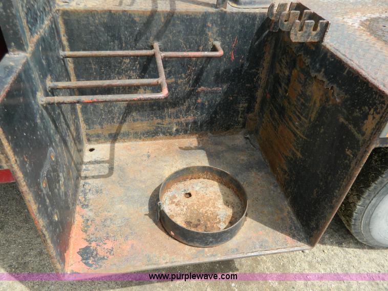 image for item G7836 1989 Ford F350 flatbed pickup truck