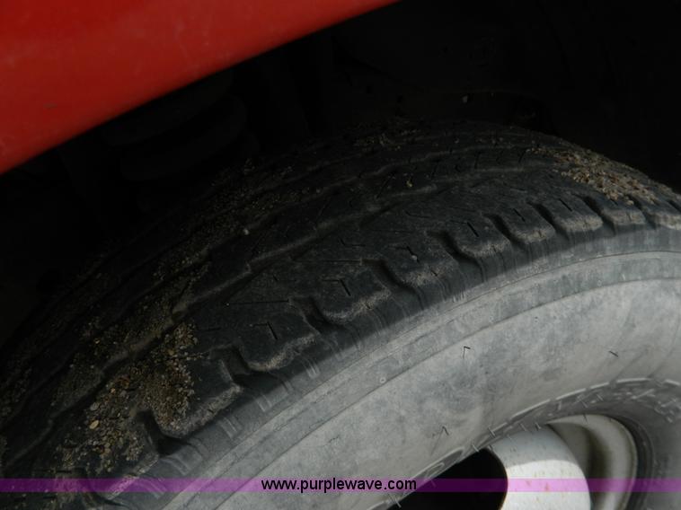 image for item G7836 1989 Ford F350 flatbed pickup truck