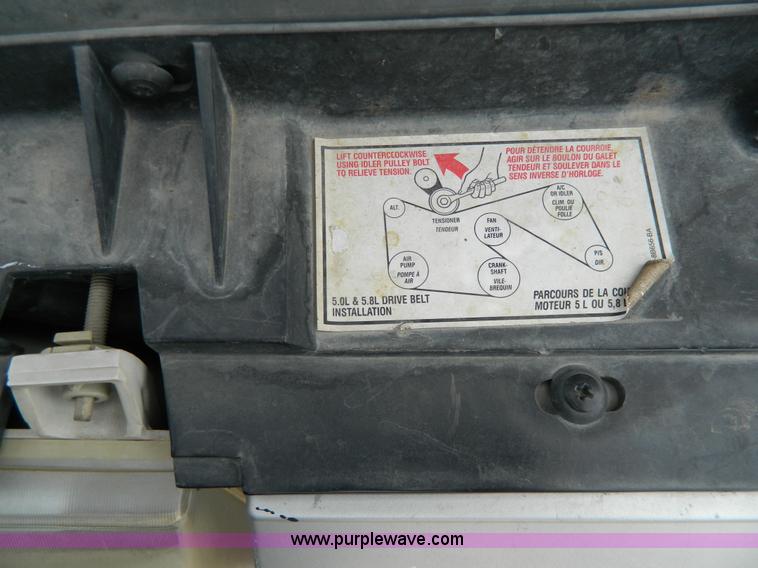 image for item G7836 1989 Ford F350 flatbed pickup truck