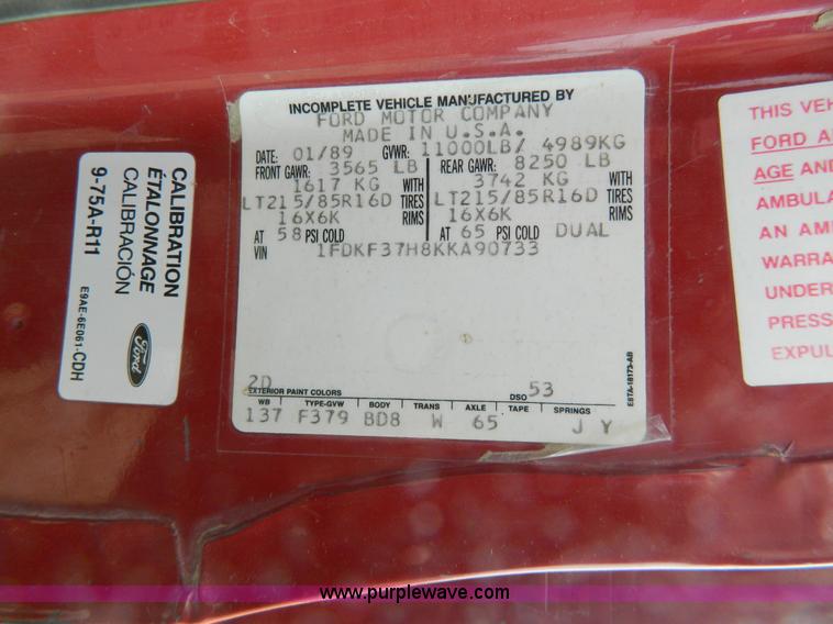 image for item G7836 1989 Ford F350 flatbed pickup truck