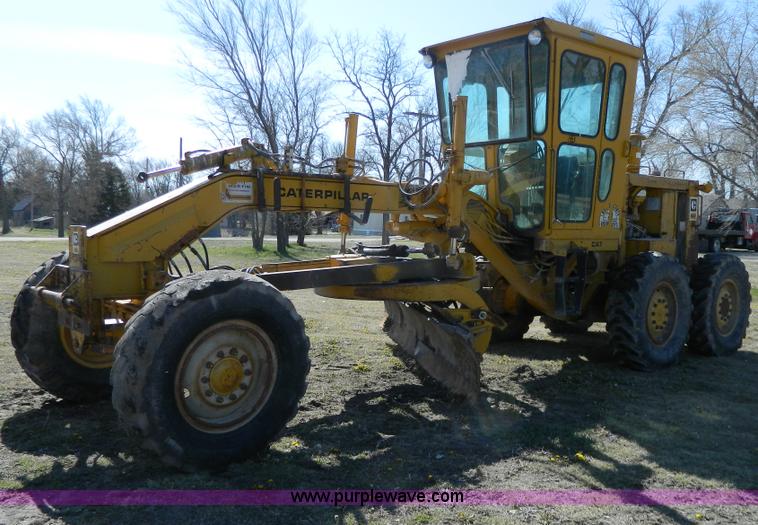 image for item G7837 1976 Caterpillar 120G motor grader