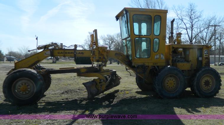 image for item G7837 1976 Caterpillar 120G motor grader