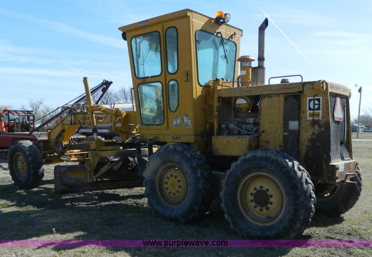 image for item G7837 1976 Caterpillar 120G motor grader