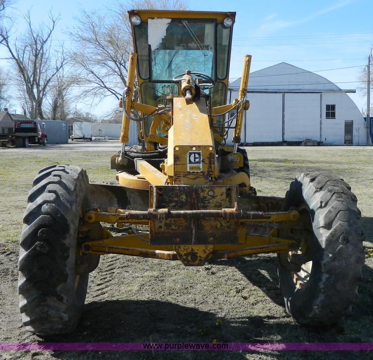 image for item G7837 1976 Caterpillar 120G motor grader