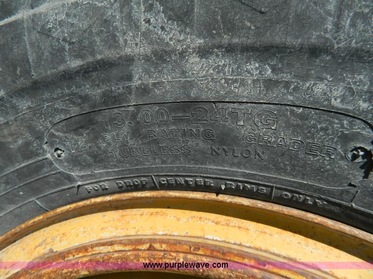 image for item G7837 1976 Caterpillar 120G motor grader