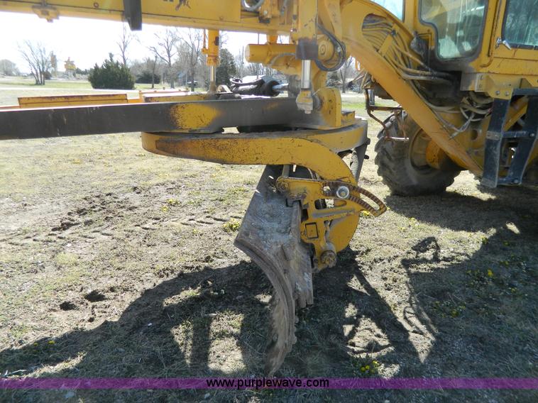 image for item G7837 1976 Caterpillar 120G motor grader