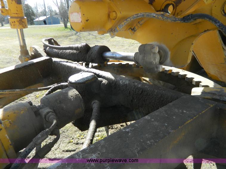 image for item G7837 1976 Caterpillar 120G motor grader