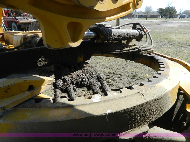 image for item G7837 1976 Caterpillar 120G motor grader