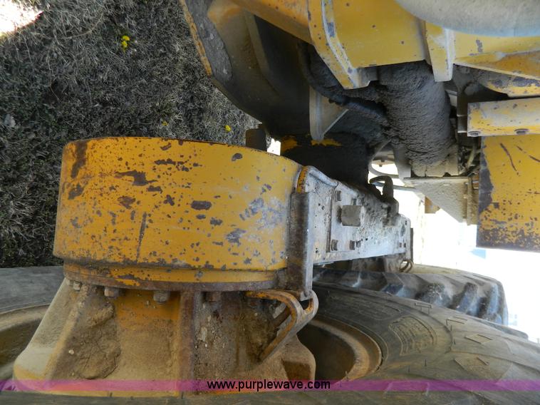 image for item G7837 1976 Caterpillar 120G motor grader