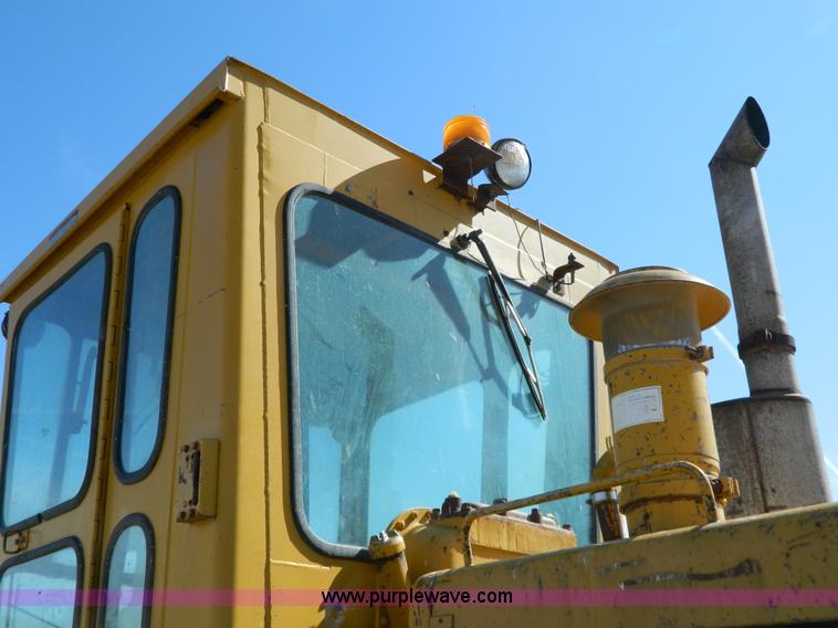 image for item G7837 1976 Caterpillar 120G motor grader