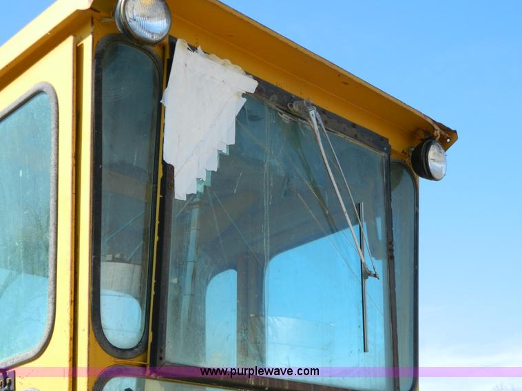 image for item G7837 1976 Caterpillar 120G motor grader