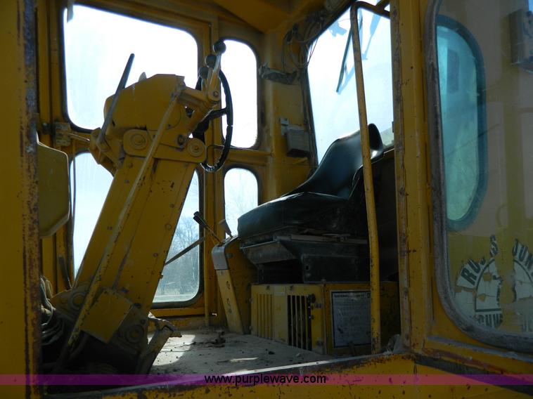 image for item G7837 1976 Caterpillar 120G motor grader