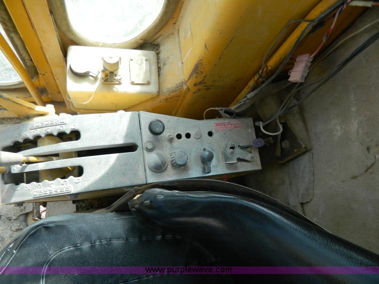 image for item G7837 1976 Caterpillar 120G motor grader