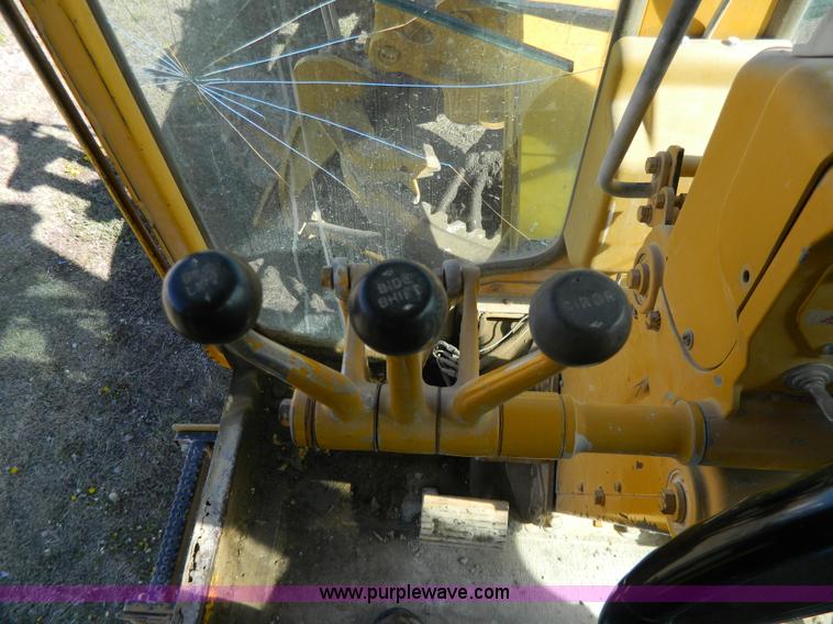 image for item G7837 1976 Caterpillar 120G motor grader